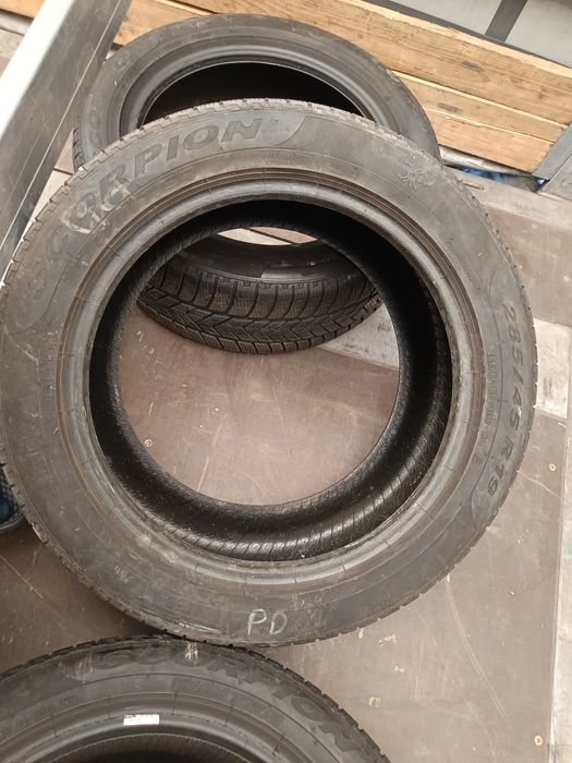 Vând  Pirelli scorpion m+s dot 2018,285/45 R19 și 255/50 R19stare buna