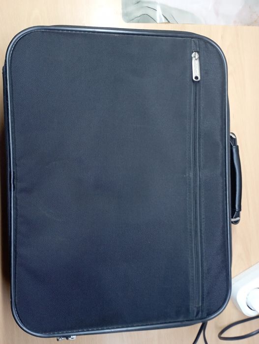 Продам сумку для ноутбука PortCase KCB-03