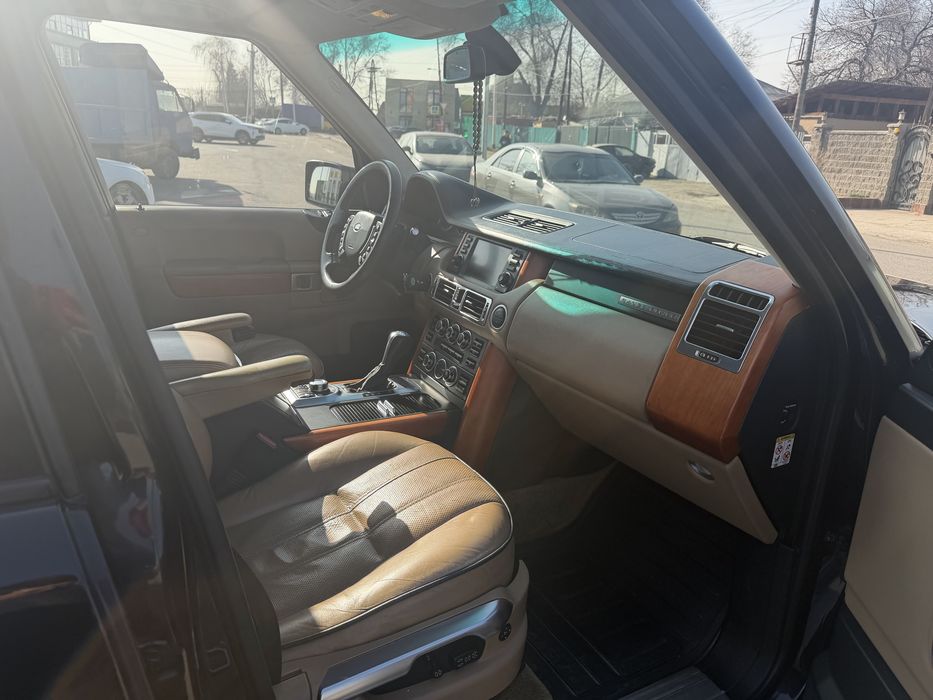 Продам машину Рендж ровер