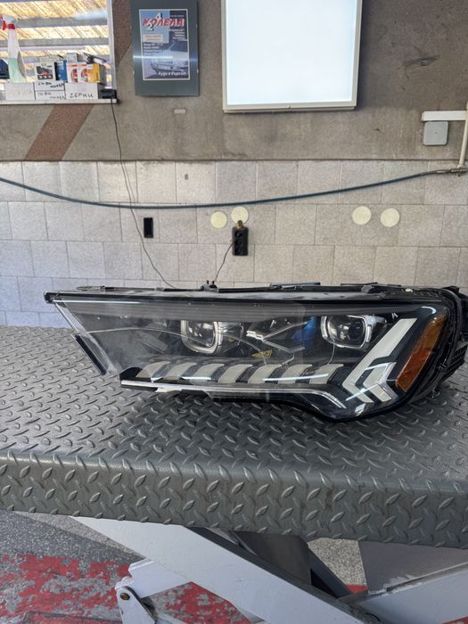 Фар laser matrix audi q7/sq7