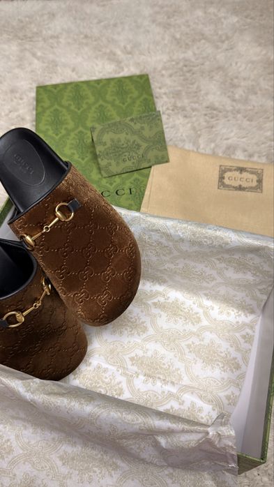 Saboti Gucci din catifea marimea 38 ( potriviti pt 37) noi in cutie