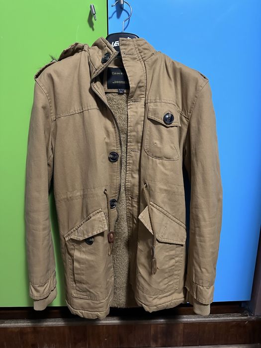 Мъжко зимно яке с пухена качулка