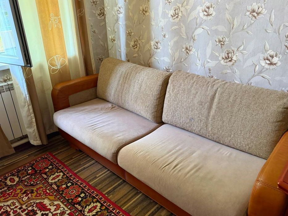Раскладной диван в хорошем состоянии