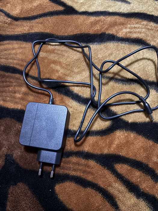 Laptop Molegar T141J NOU, nefolosit + 2 huse tastatură + cutie