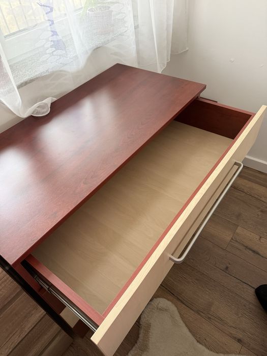 Comoda cu 4 sertare, plus o noptiera 2 sertare