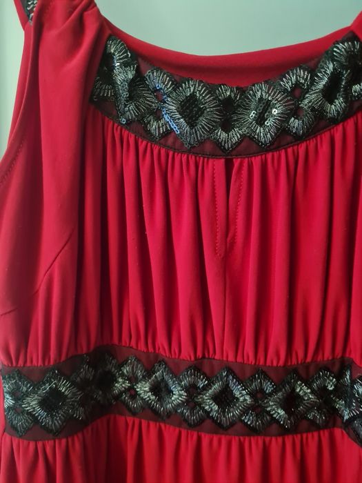 Платье праздничное