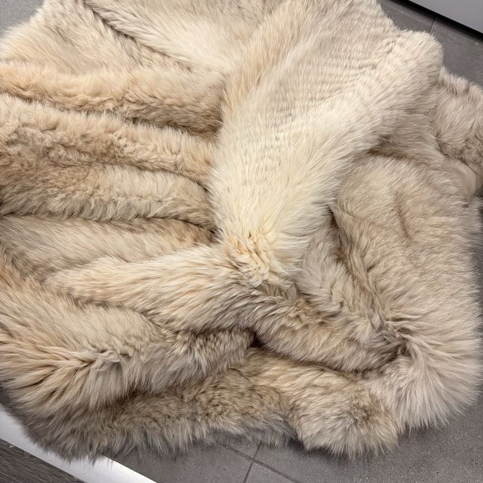 Haina blana naturala vulpe aurie