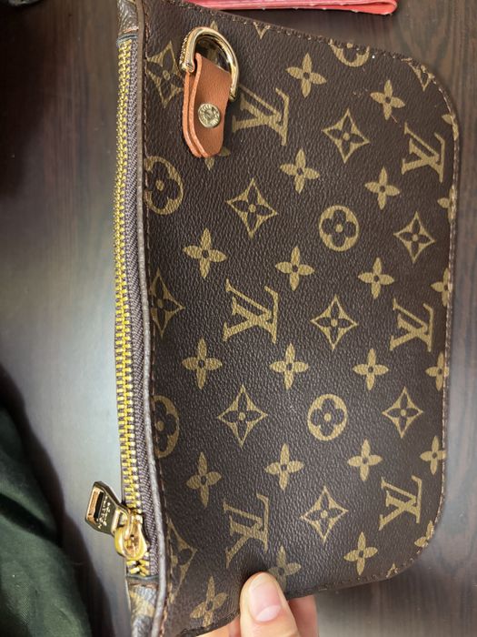 Чанта клъч louis vuitton