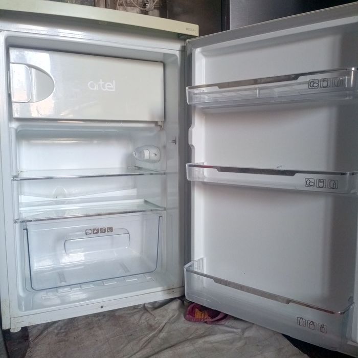 Холодильник сотилади