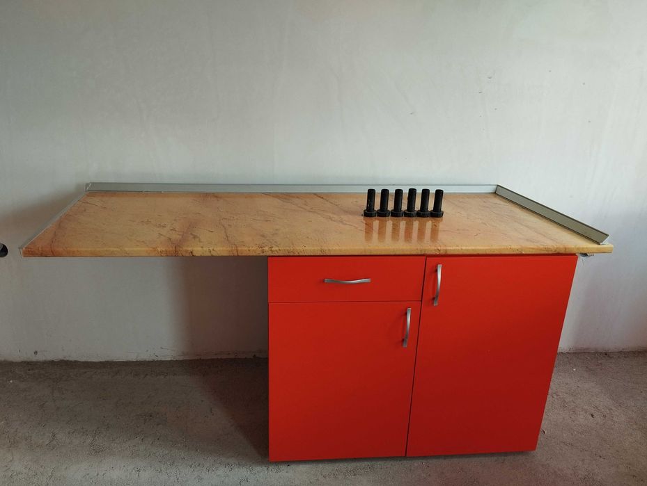 Шкаф с плод за вграждане.