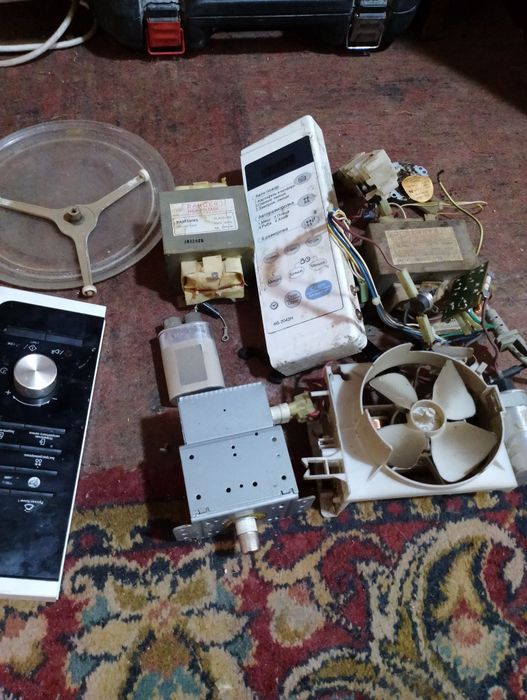 Продам запчасти для микроволновки