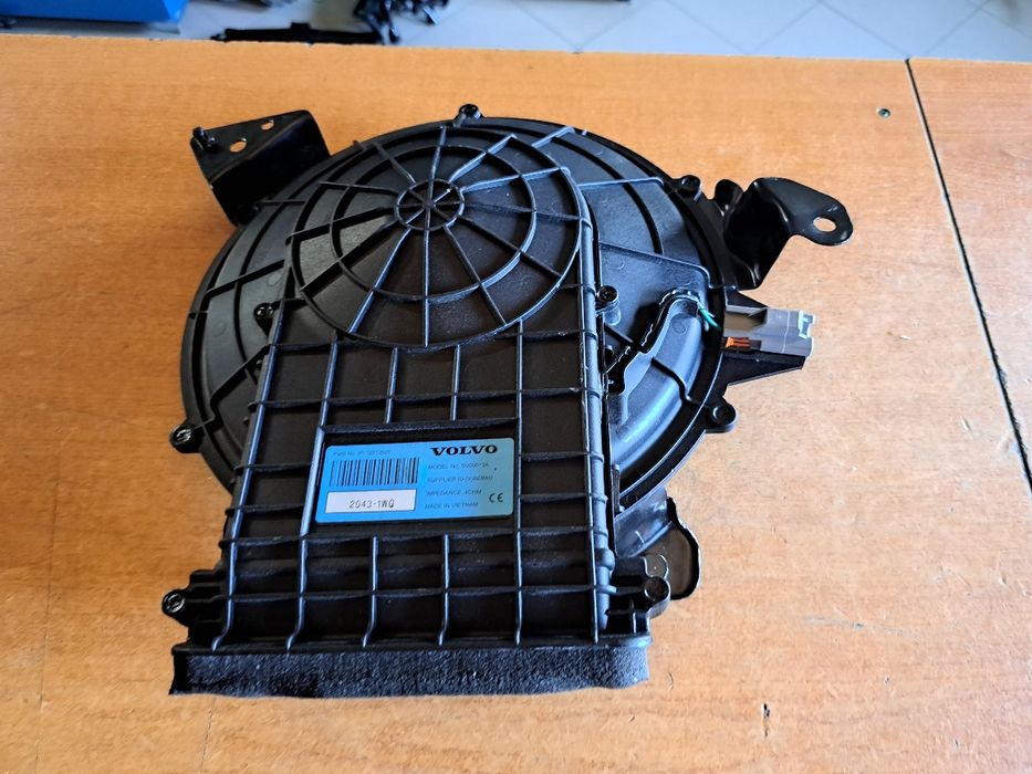 Subwoofer Volvo Xc90 xc60 V70 S60 2018+