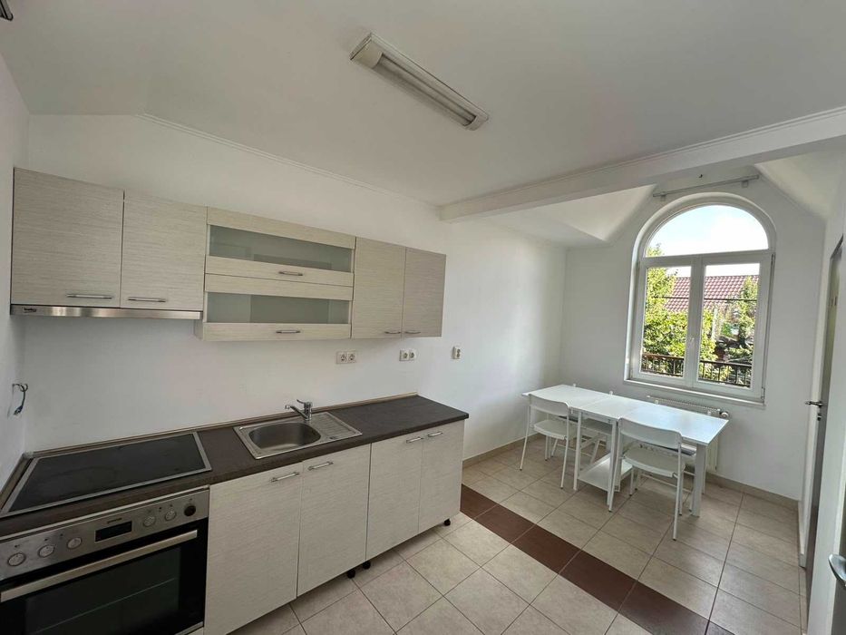 Inchiriez apartament 2 camere la casa,  Central, Tg. Mures