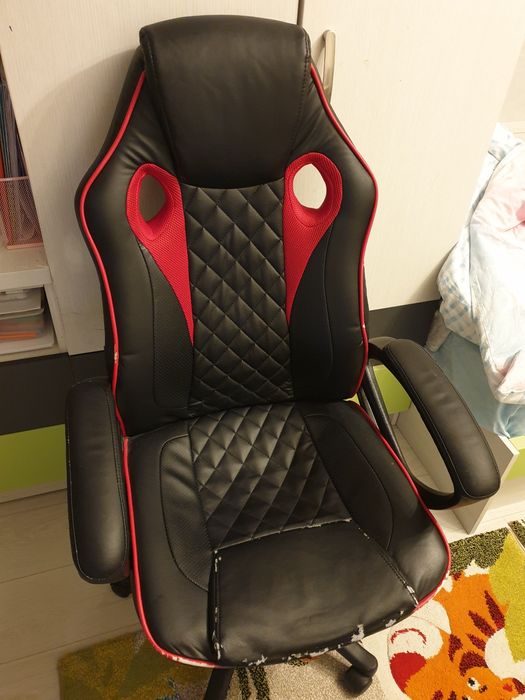 Кожен офис стол (геймърски)