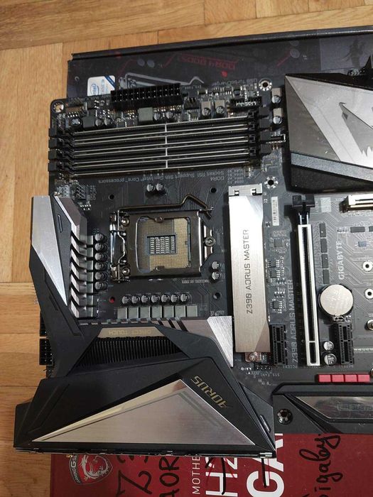 Intel Core i5 9600KF + Gigabyte Z390 Aorus Master Wi-Fi