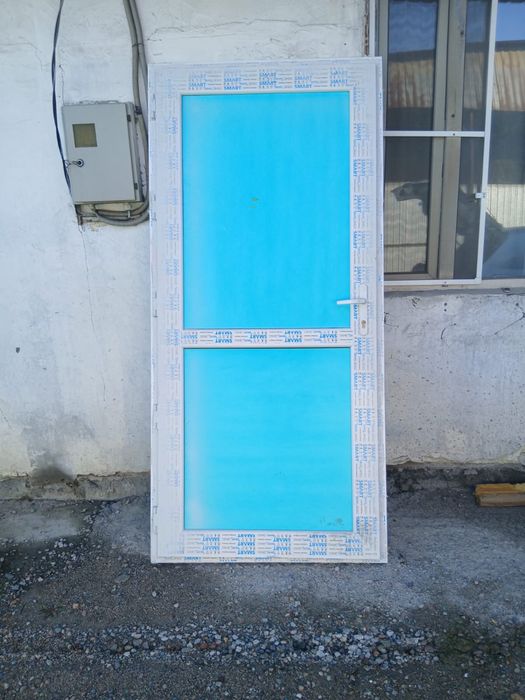 Продам дверь   Пластиковые