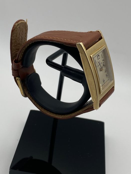 Ceas Omega aur 14K Amanet BKG