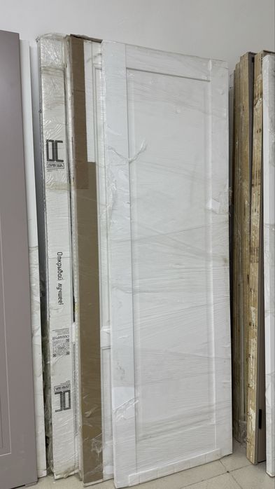 Продам двери с витрины