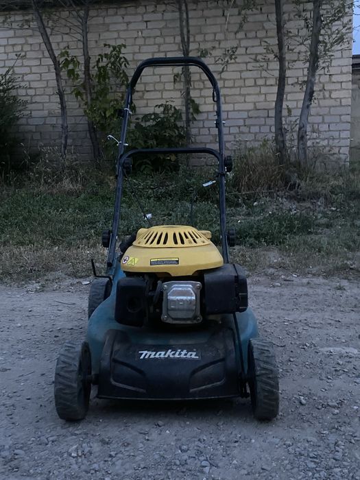 Газонокосилка makita