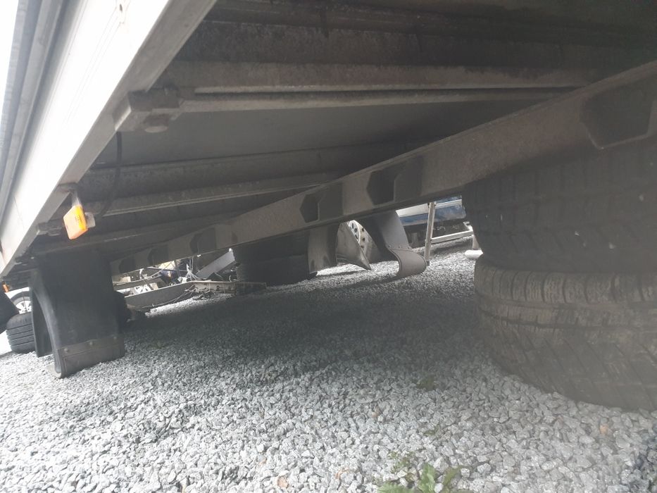 Lada cu prelata iveco daily.  10 ewp aluminiu .