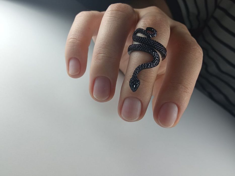 Маникюр и педикюр