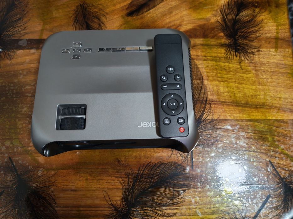 Proiector Bomaker Led,Trepied si ecran 4 k