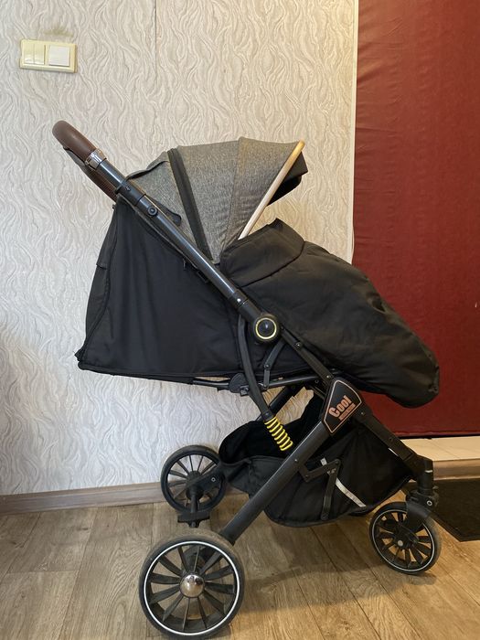 Продам прогулочную коляску