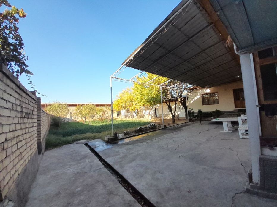 Nazarbek Turkiston Saxovatdan 8 sotix 9 xonali uchastka sotiladi