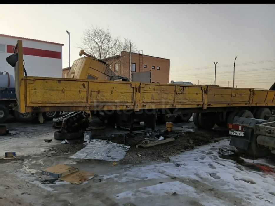 Продам полуприцеп бортовой