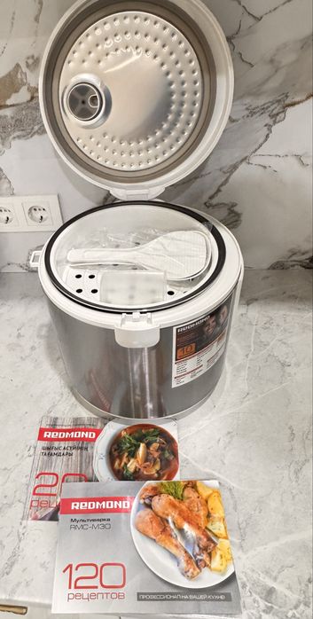 Мультиварка Redmond