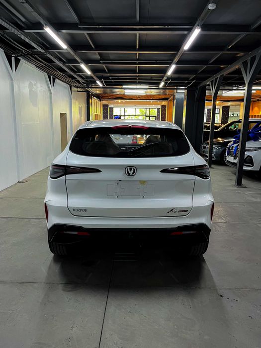 Продается новый автомобиль Changan X5+