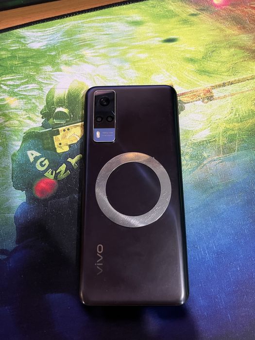 Продам телефон Vivo
