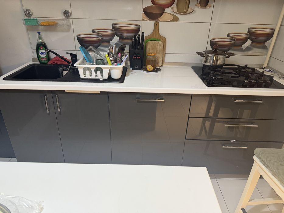 Vand mobila bucatarie cu electrocasnice incluse!