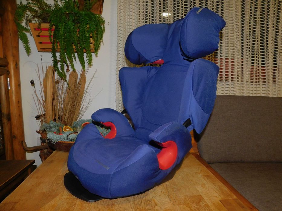 Scaun auto, inaltator Maxi Cosi Rodi grupa 15-36 kg / 3-12 ani