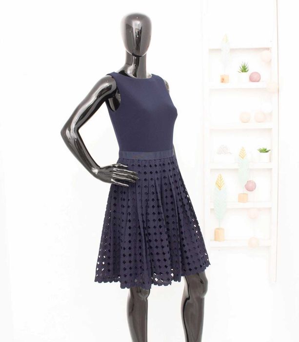 Ralph Lauren оригинална дамска рокля синя с бродирана пола плисе S