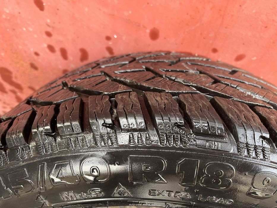 Зимни гуми на един сезон почти нови