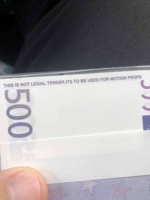 Налични реквизитни банкноти , пачки по 500 евро