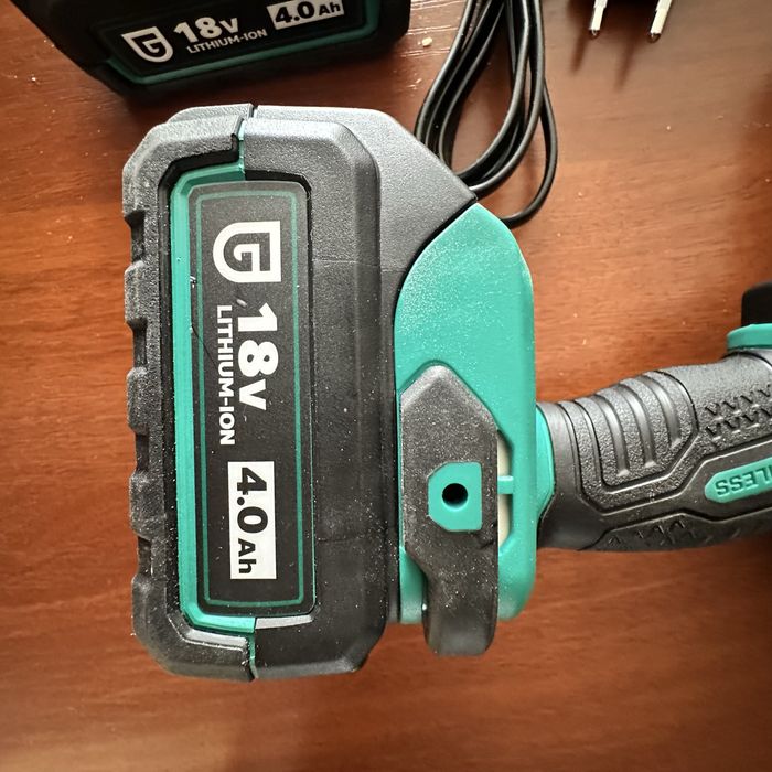 Продам ударный шуруповерт GARWIN