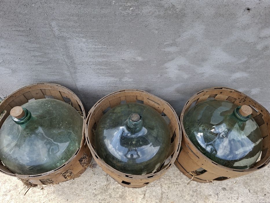 Damigeana   vin ,tuica