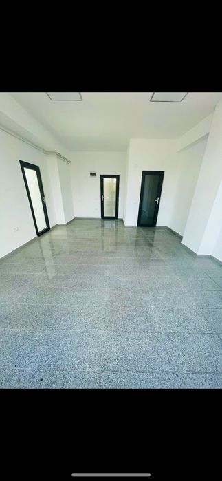 Vand spatiu comercial