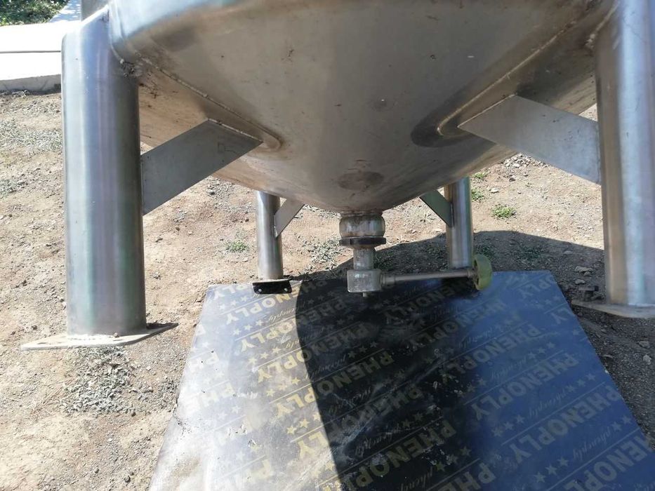 продавам резервоар от неръждаема стомана 316L — индустриално качество