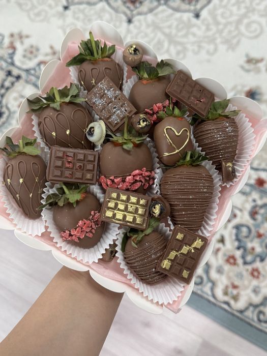 Клубника в шоколаде в наличии