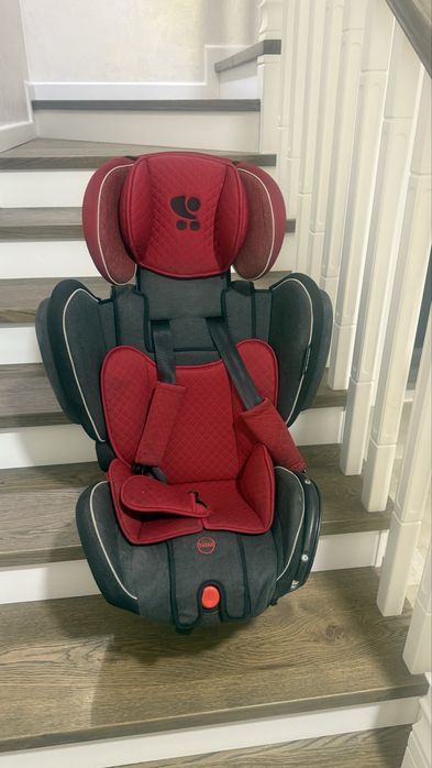 Продаю автокресло