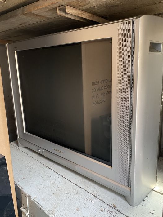 Телевизор старого образца Panasonic