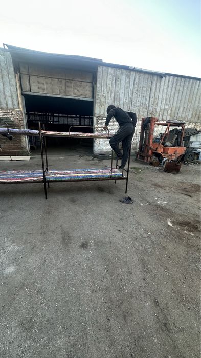 Двухъярусная кровать