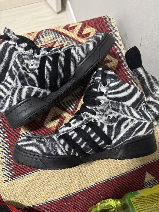 Adidas jeremy scott zebra