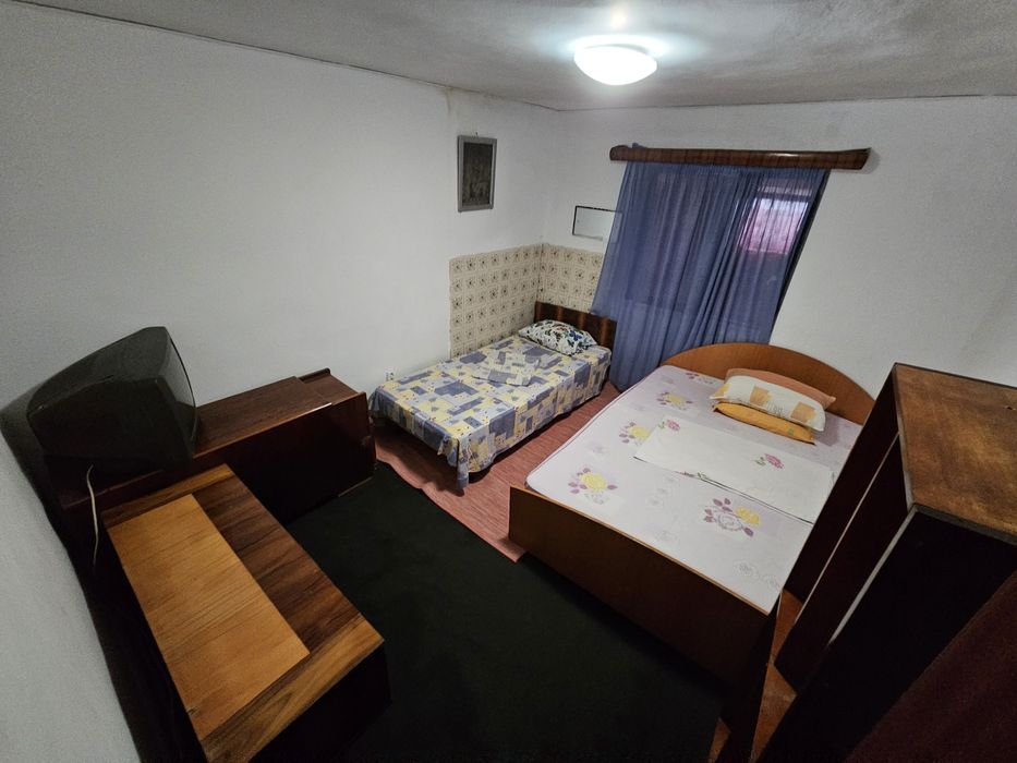 Închiriez casa batraneasca sezon estival