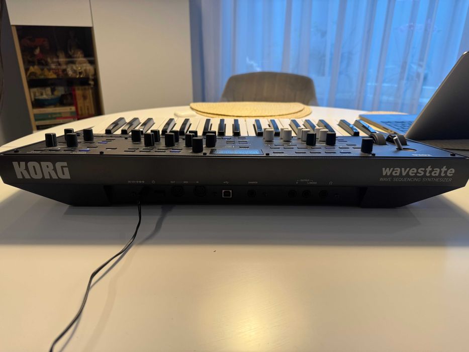 Sintetizator Korg Wavestate, ca nou, functioneaza impecabil