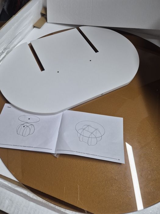 Уникална Ретро /Кръгла холна маса от закалено стъкло