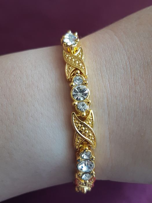 Елегантна Магнитна дамска гривна